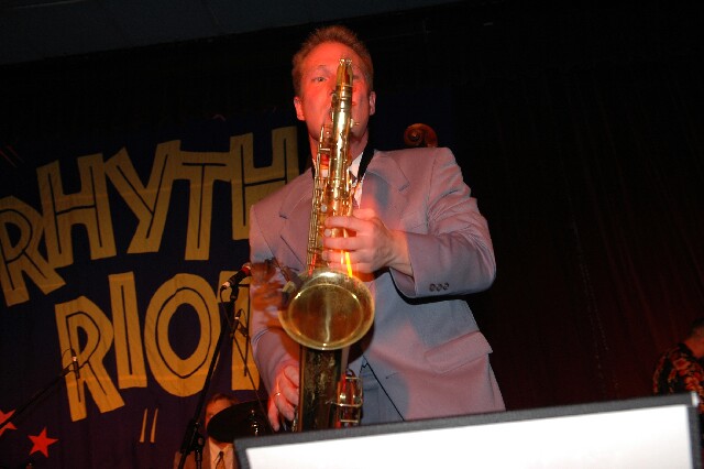 min 2006 11 25 riot 826
